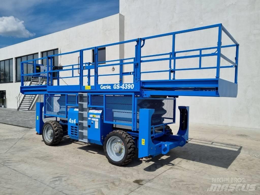 Genie GS 4390        P478 Scissor lifts