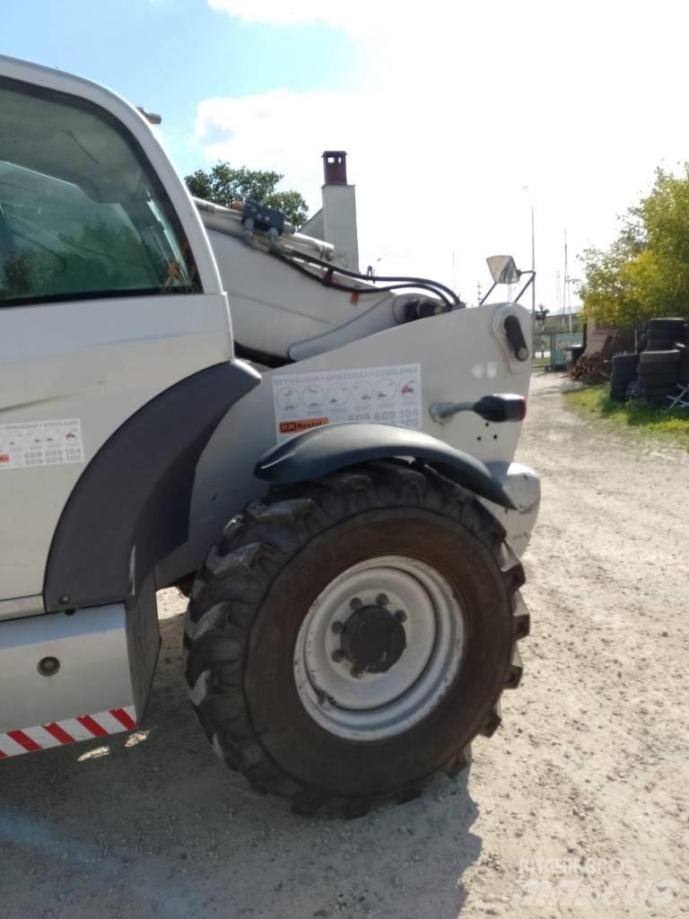 Manitou MT 1440 Backhoe