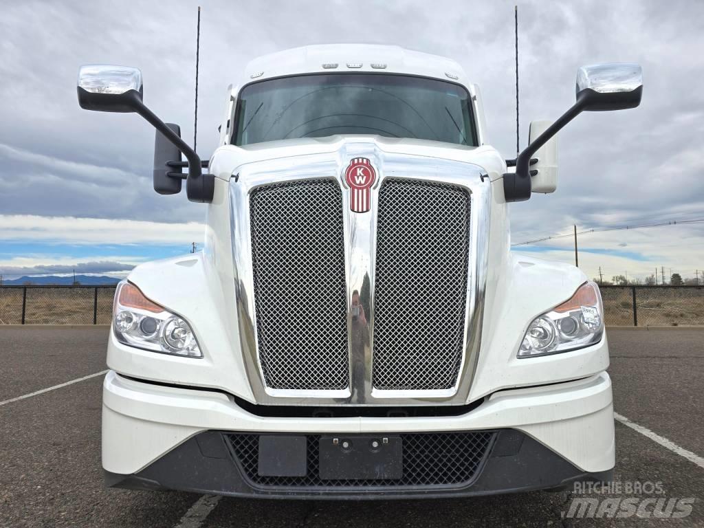 Kenworth T 680 Prime Movers