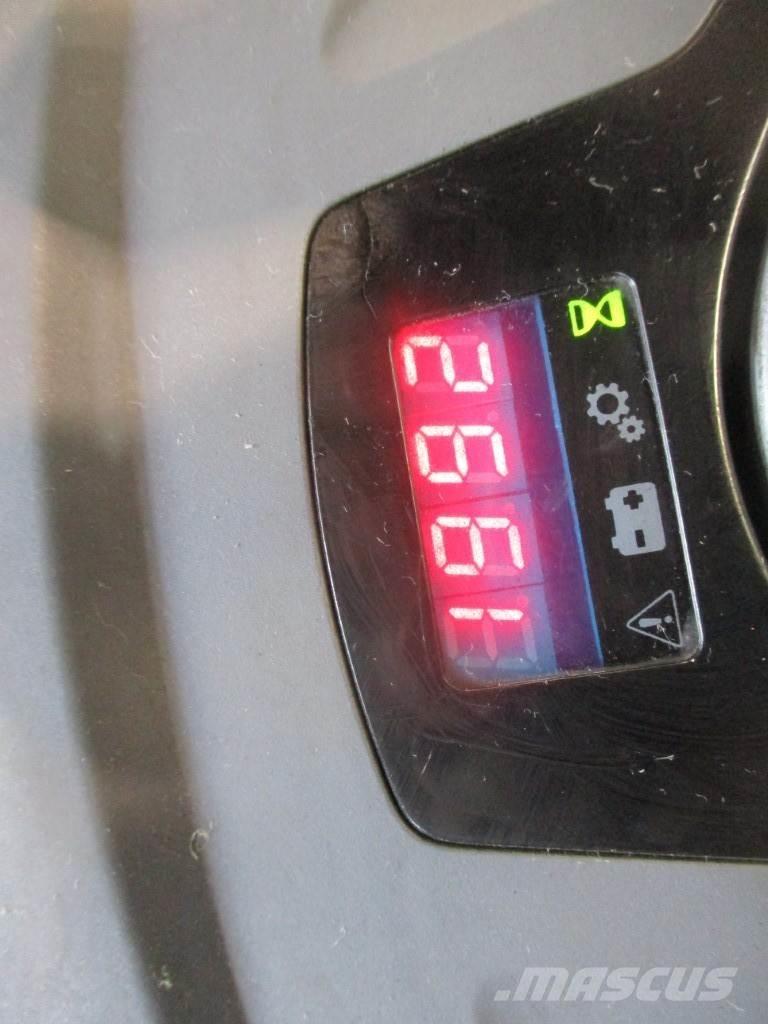 Toyota LPE 200 Low lift with platform