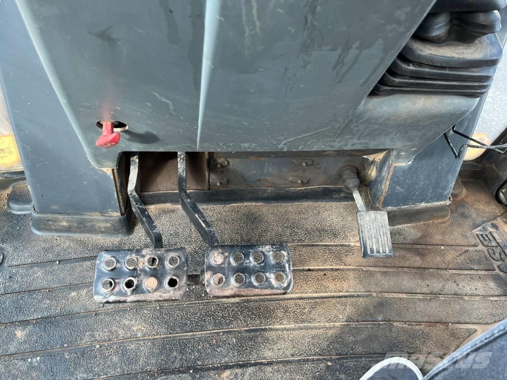 CASE 580SLE RANGER Backhoe