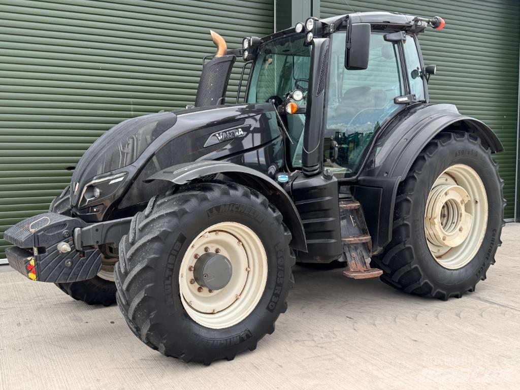 Valtra T 174 Tractors