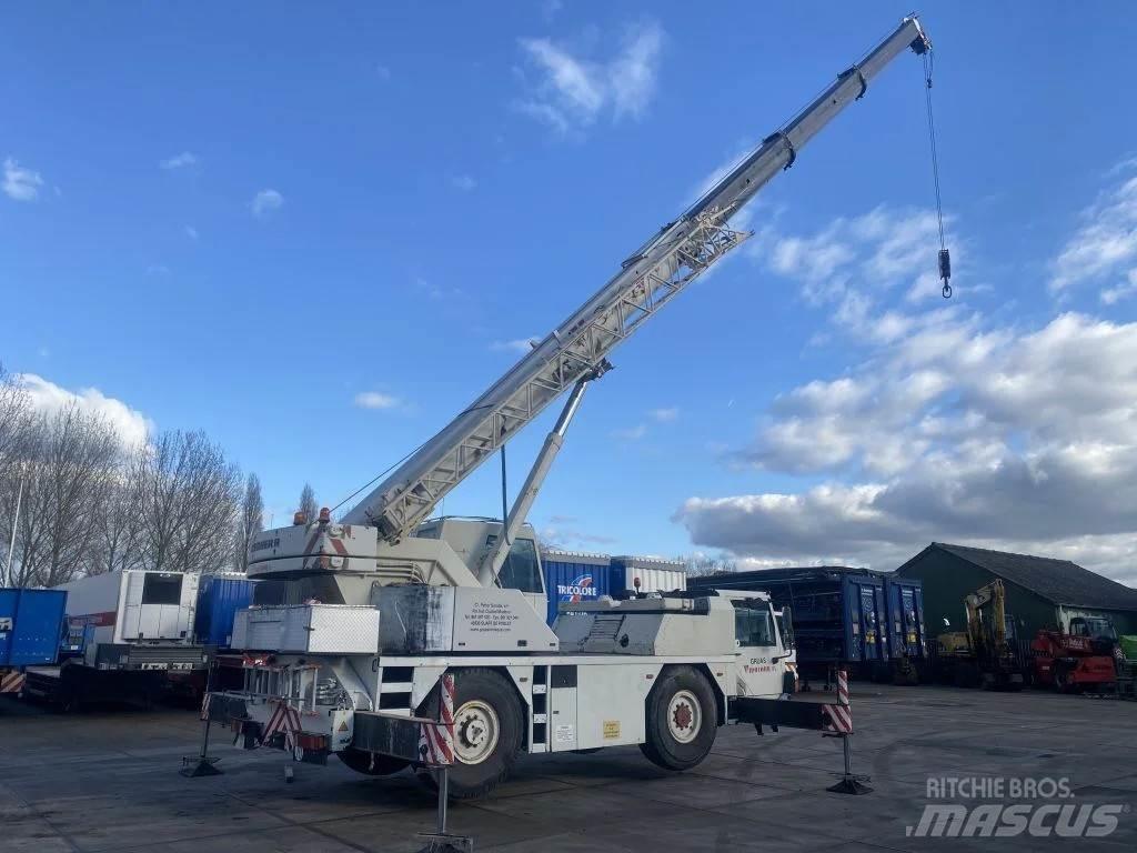 Liebherr LTM1030 All terrain cranes