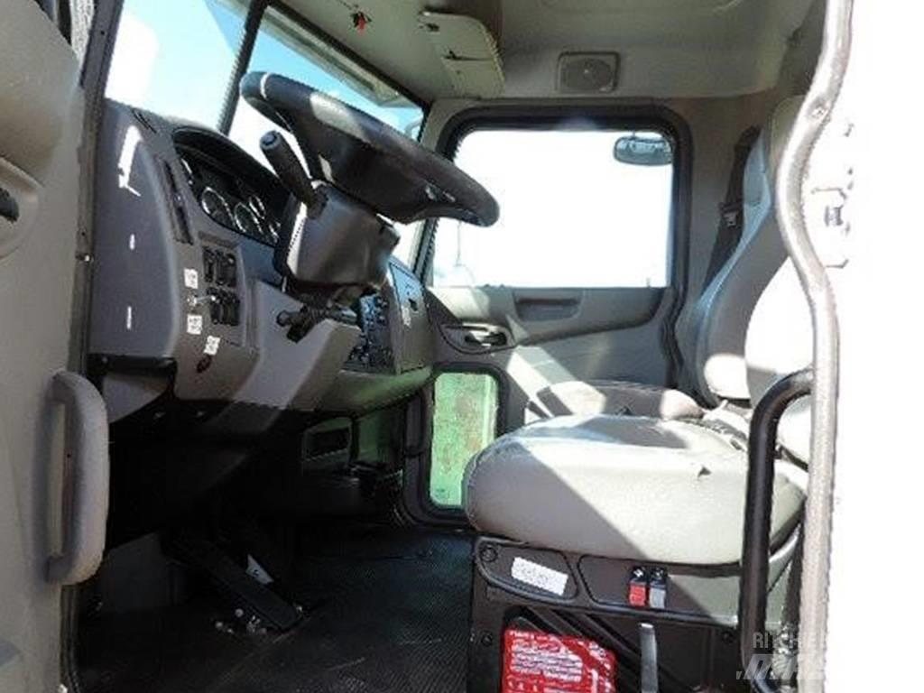 Peterbilt 348 Tipper trucks