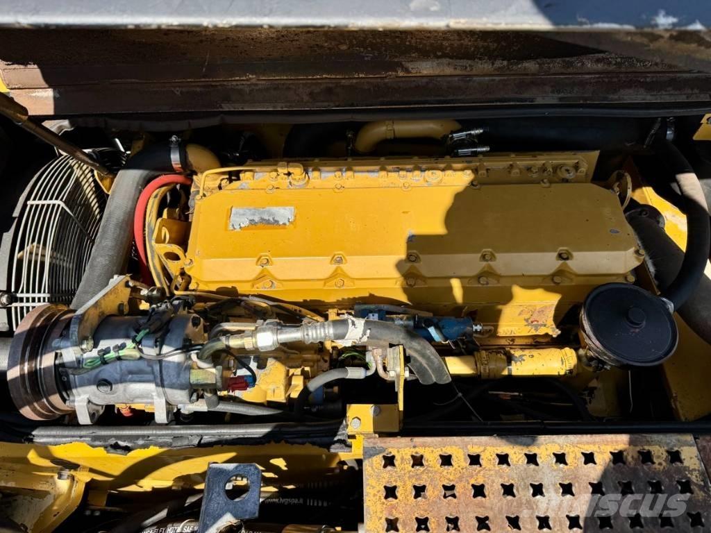 CAT M 318 MH Wheeled excavators