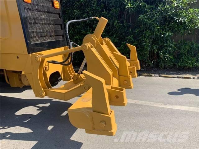 CAT 140K Graders