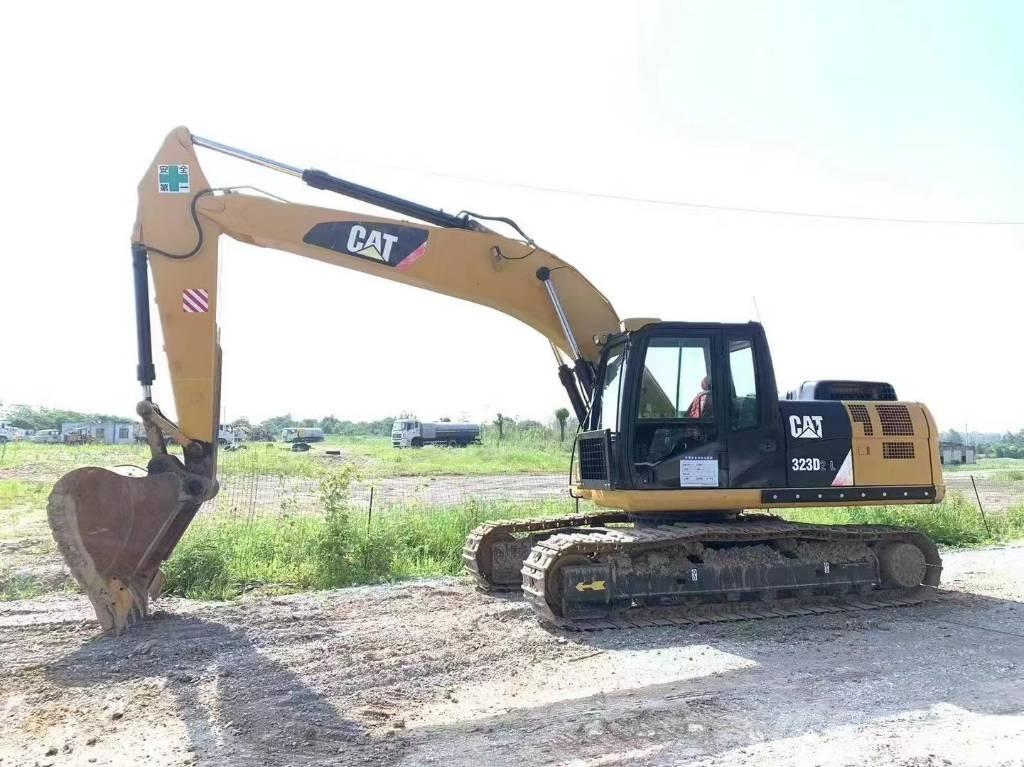 CAT CAT323D Crawler excavators