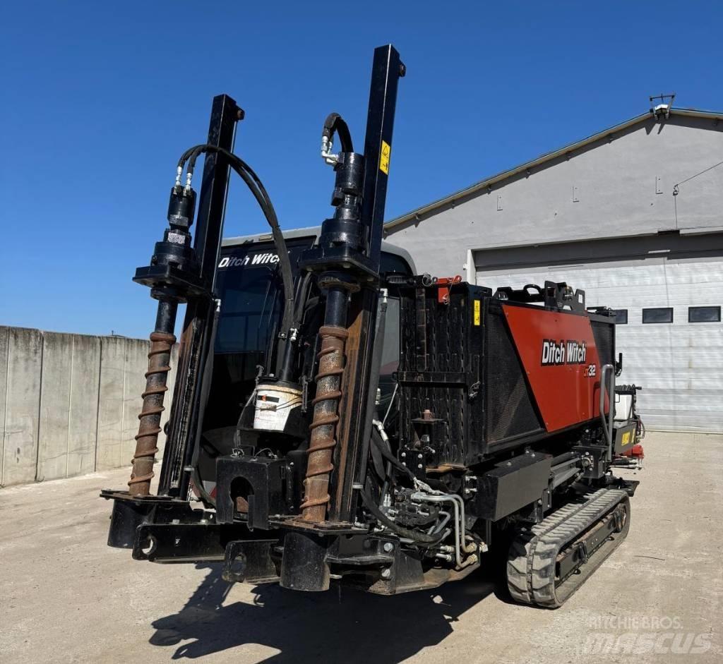 Ditch Witch AT32 Horizontal drilling rigs