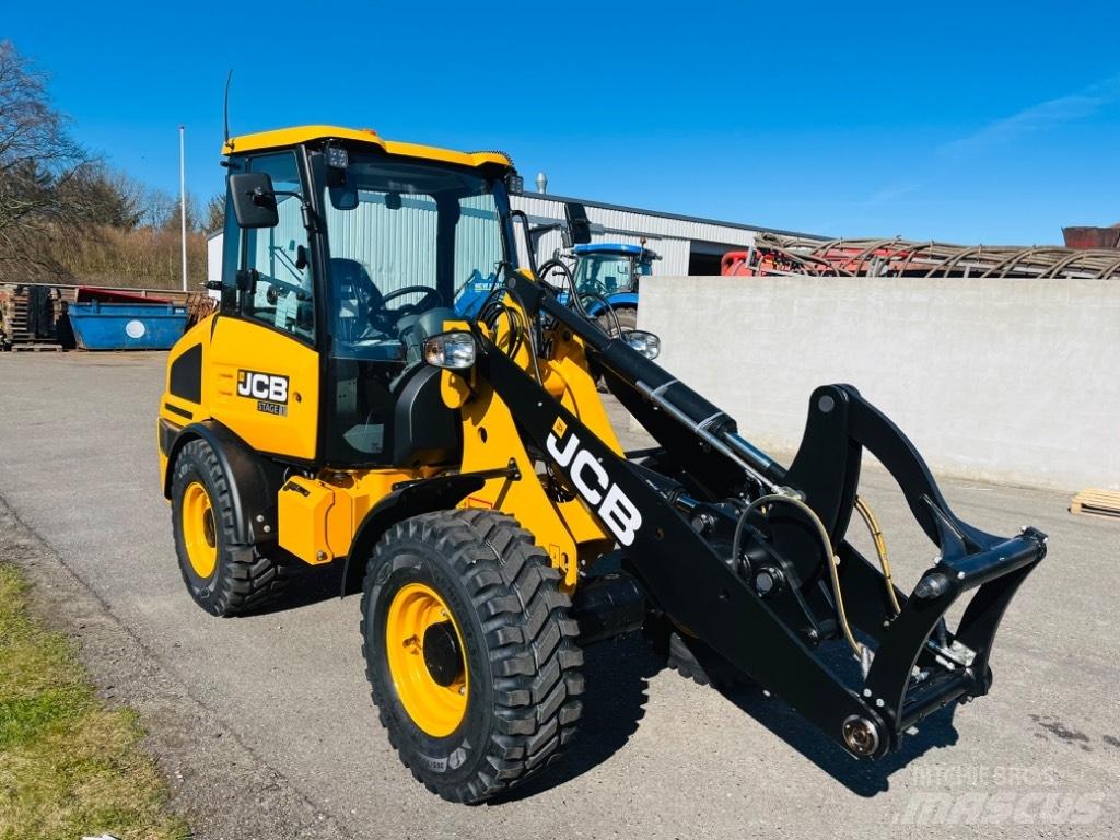 JCB 407 Multi-purpose loaders