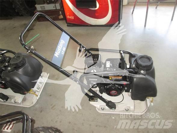 Mustang LF88 Towed vibratory rollers