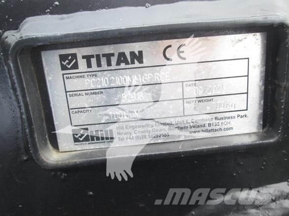 Titan CAT 320 Buckets
