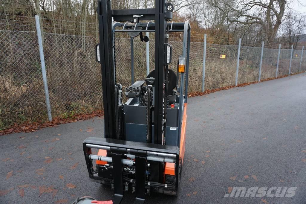 Toyota 7FBEST13 Electric forklift trucks