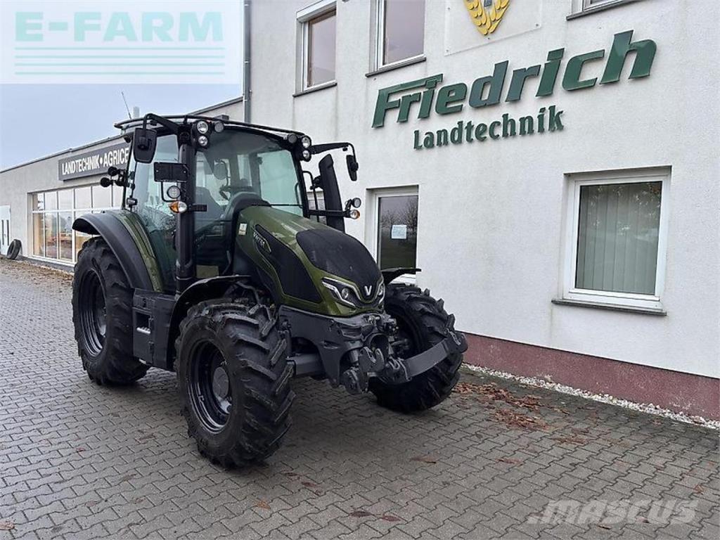 Valtra g135a Tractors