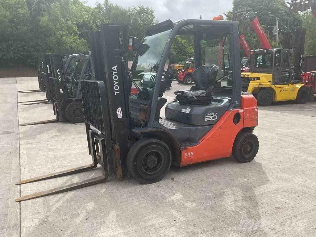 Toyota 02-8 FDF 20 Diesel trucks