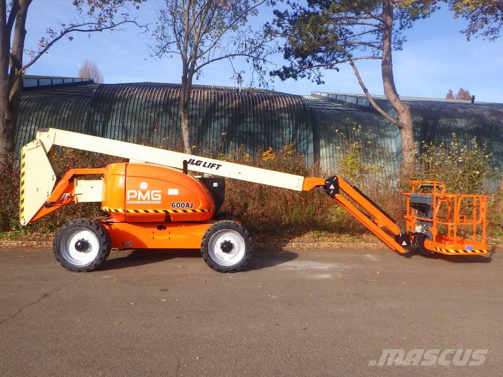 JLG 600AJ Articulated boom lifts
