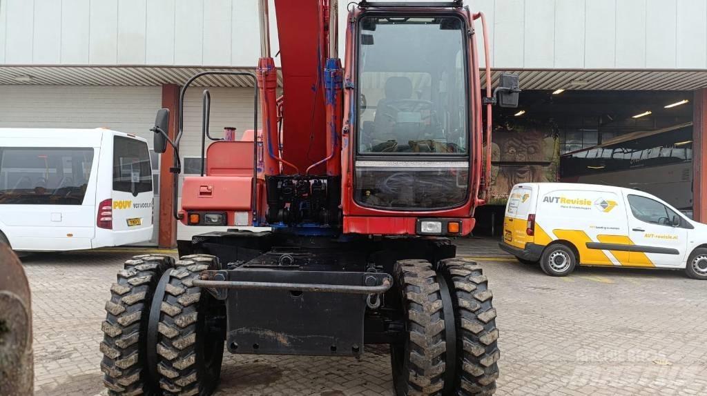 Fiat-Hitachi EX135W Wheeled excavators