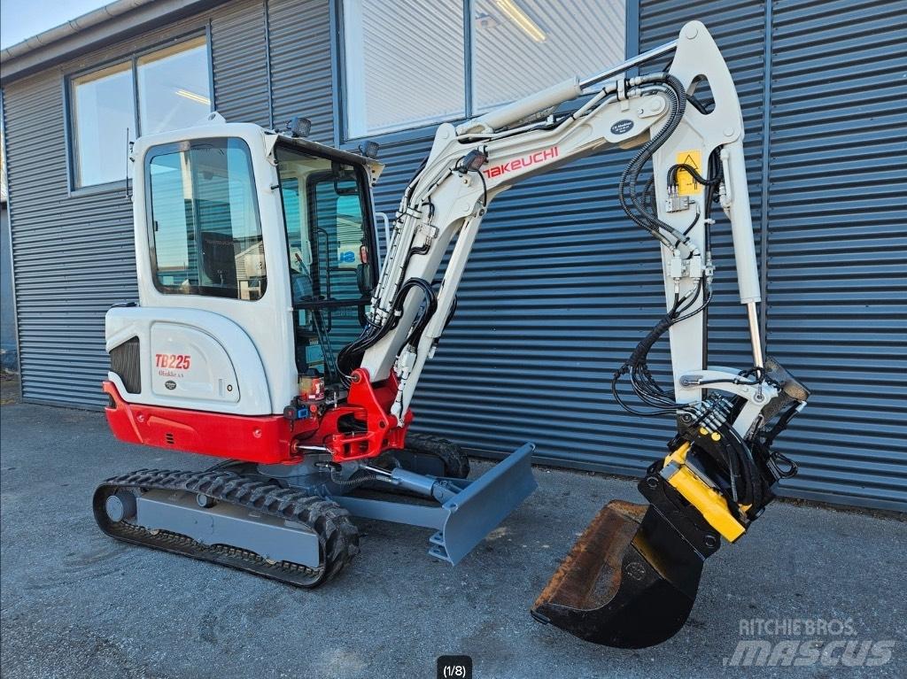 Takeuchi TB 225 Mini excavators < 7t (Mini diggers)