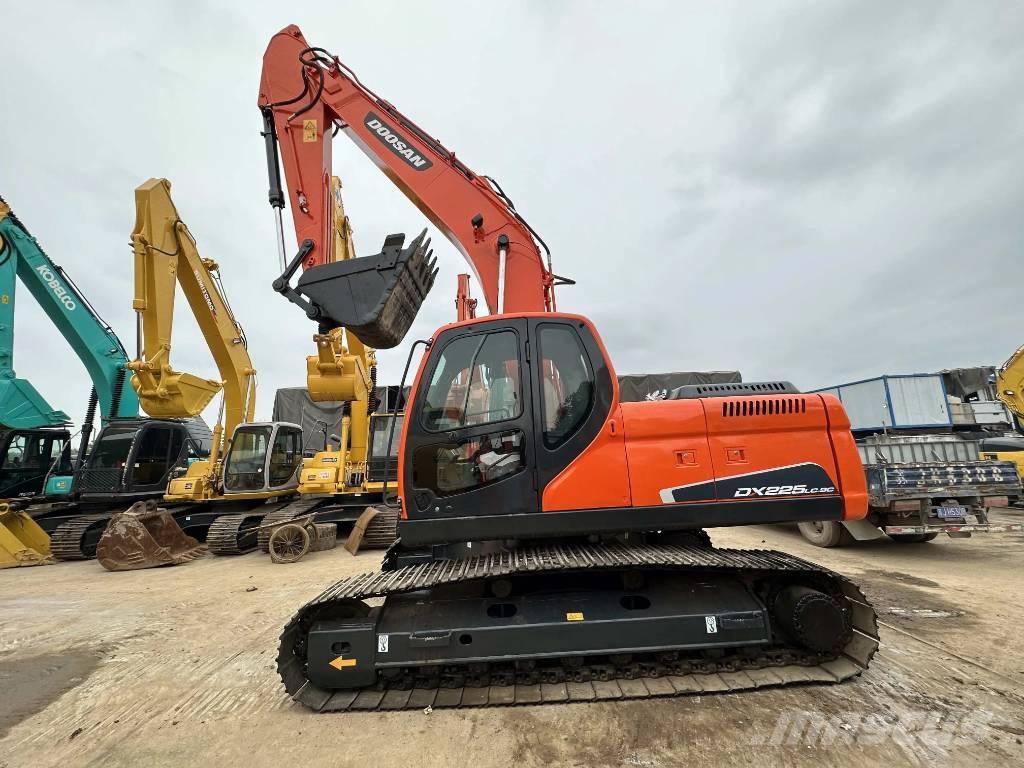 Doosan DX225LC-9C Crawler excavators