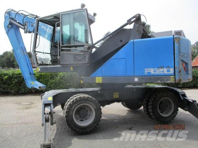 Fuchs MHL 320 Waste / industry handlers