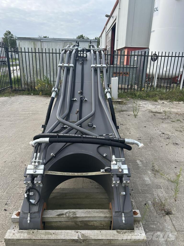 Volvo EC480E Backhoes