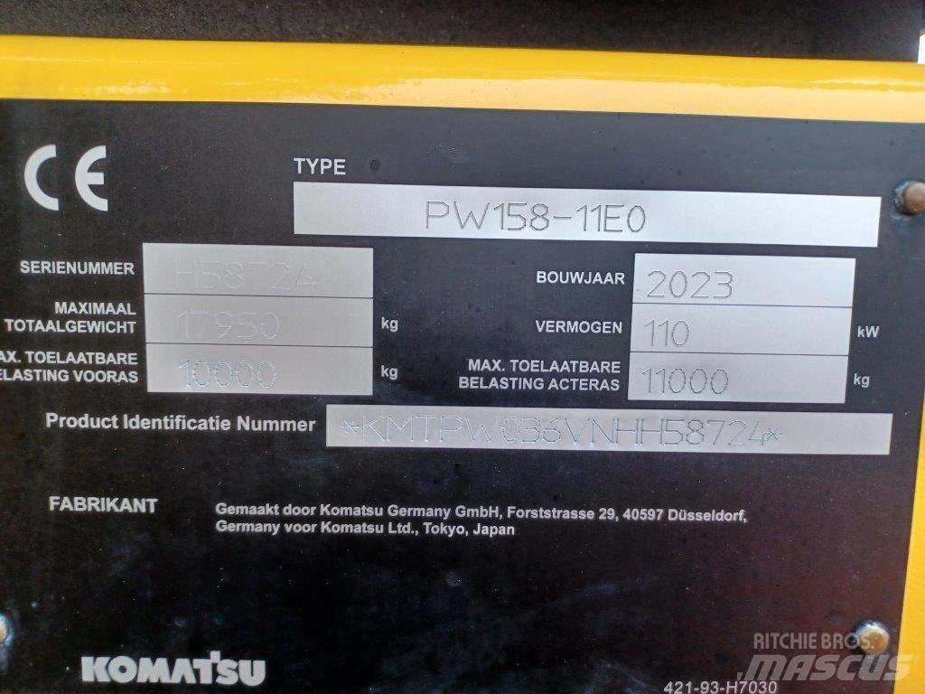 Komatsu PW158-11E0 Wheeled excavators