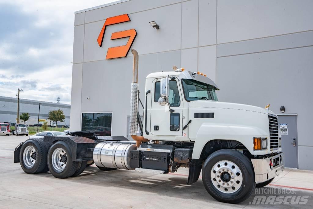 Mack Pinnacle 64T Prime Movers