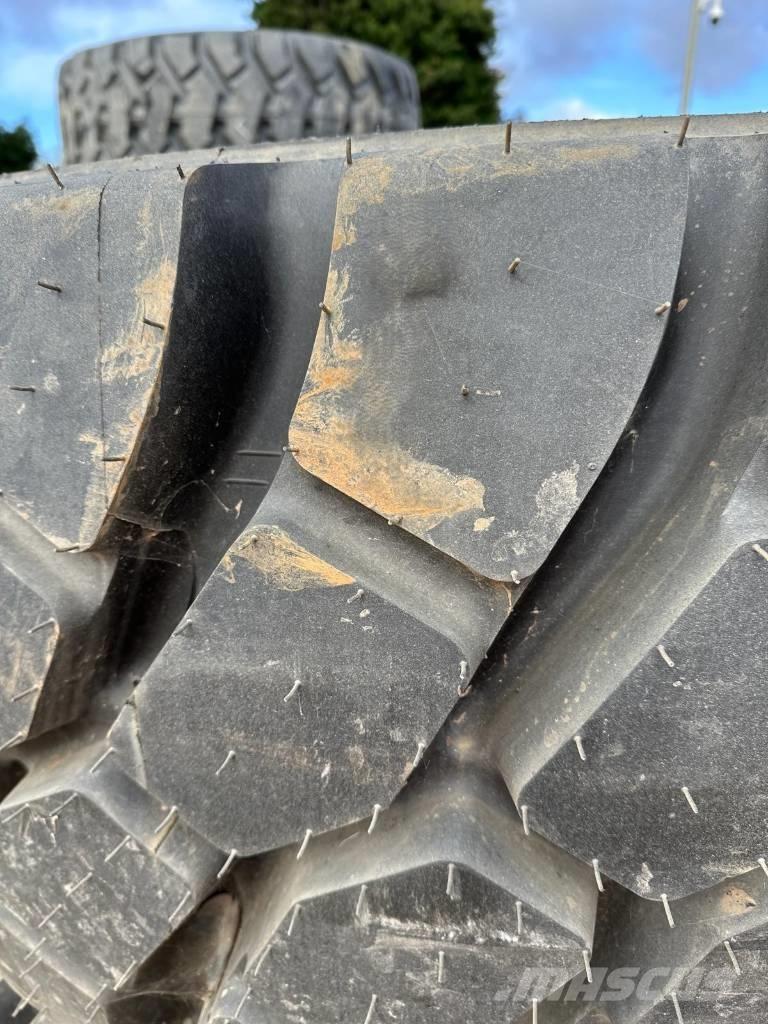  ROCK RADIAL 23.5R25 Tyres, wheels and rims