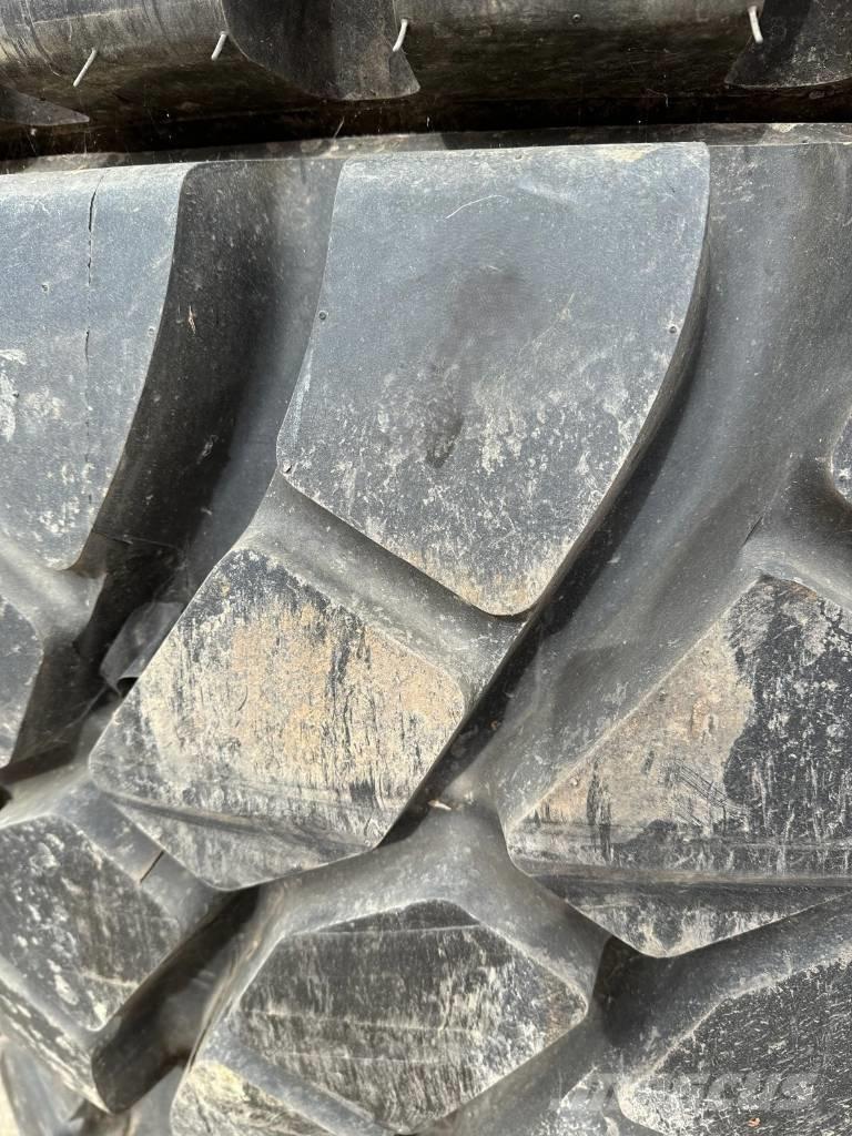  ROCK RADIAL 23.5R25 Tyres, wheels and rims