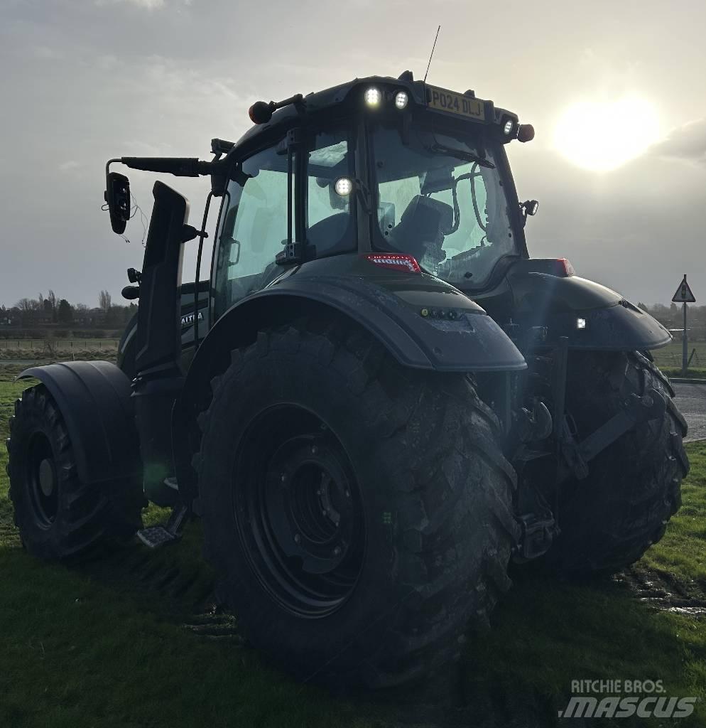 Valtra T235 Tractors