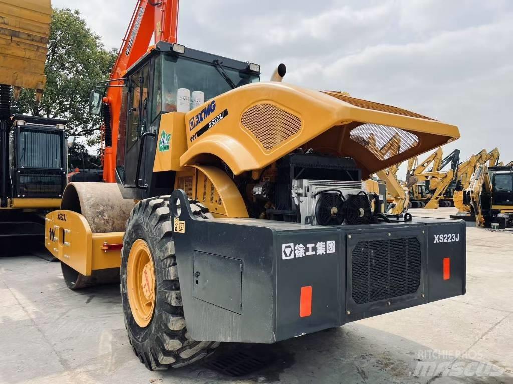XCMG XS 223 J Single drum rollers