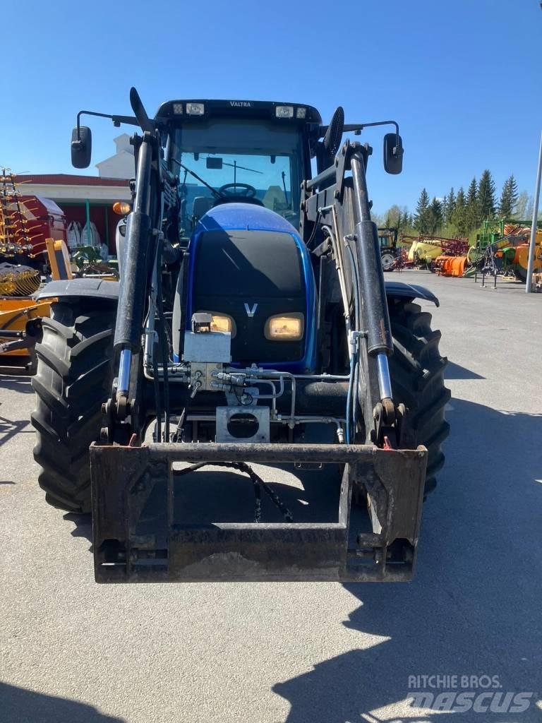 Valtra T 151 Tractors