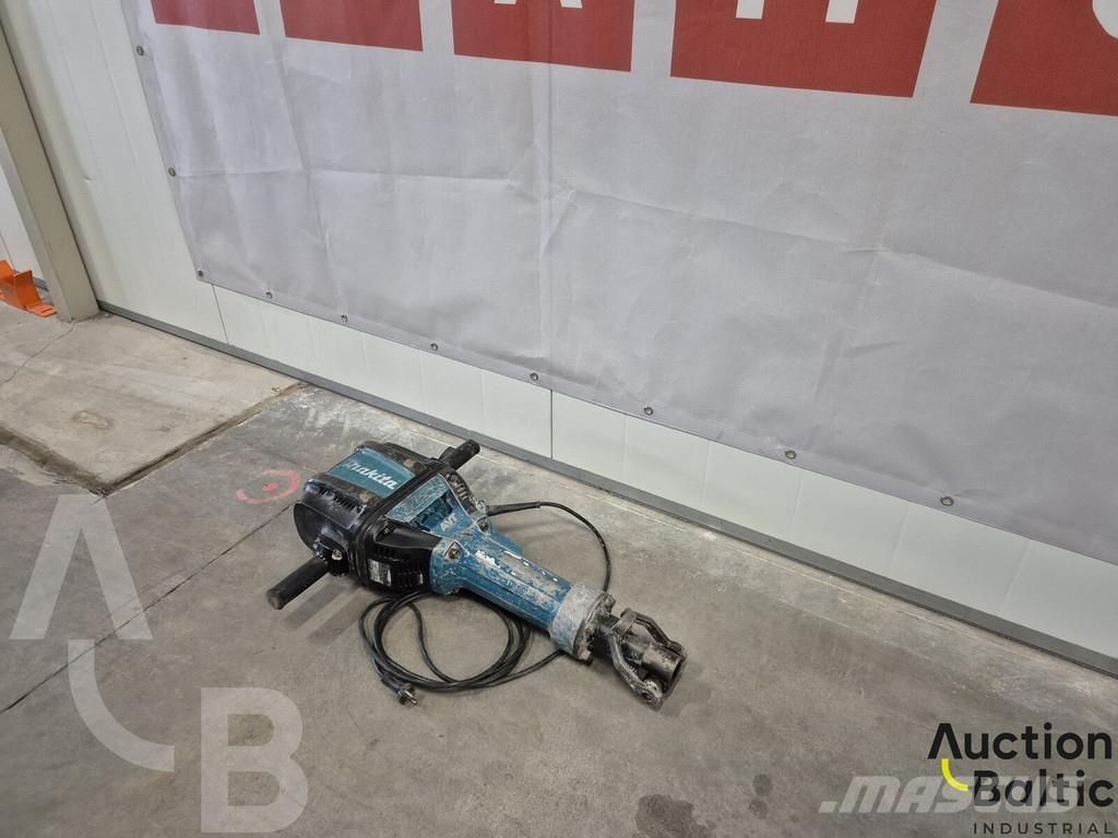 Makita HM1812 Others