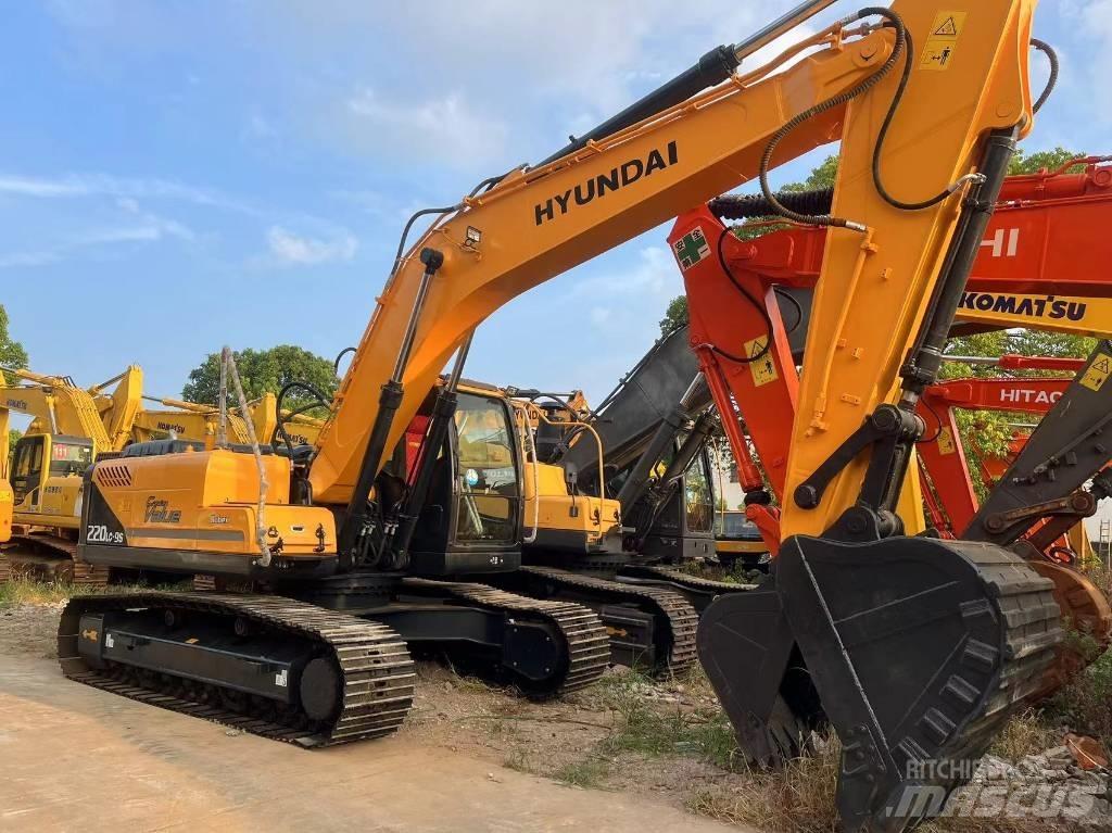 Hyundai R220LC-9S Wheeled excavators