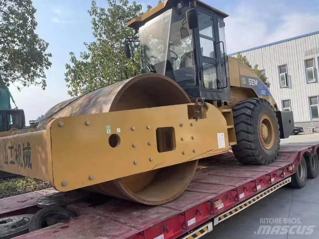SEM 8220 road roller Single drum rollers