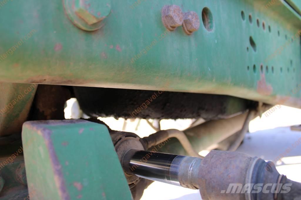John Deere 6610 Tractors
