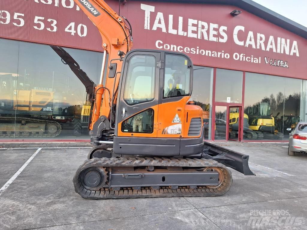 Doosan DX 80 R Mini excavators  7t - 12t