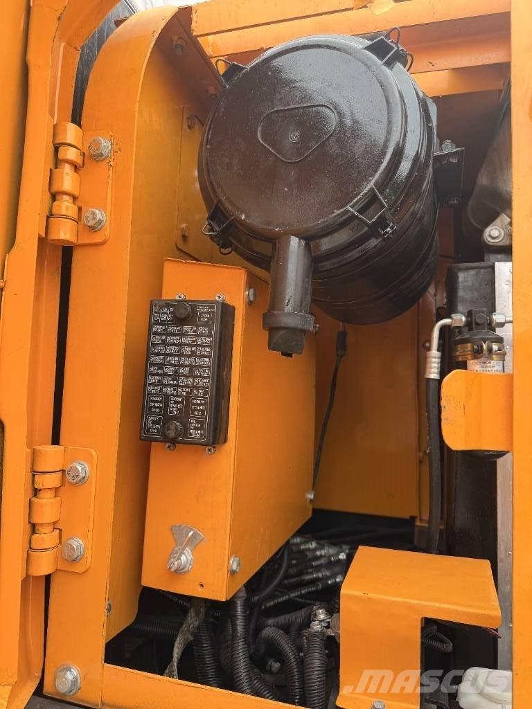 Hyundai HX 220 Crawler excavators