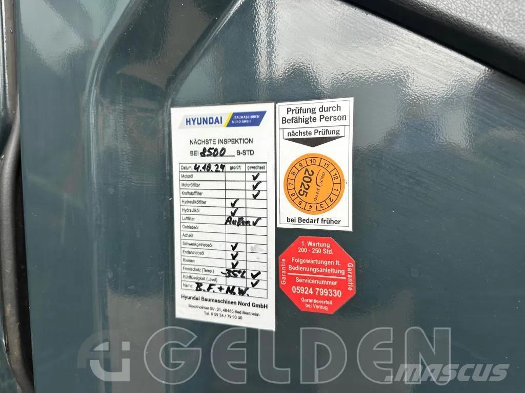 Hyundai HX220L Crawler excavators