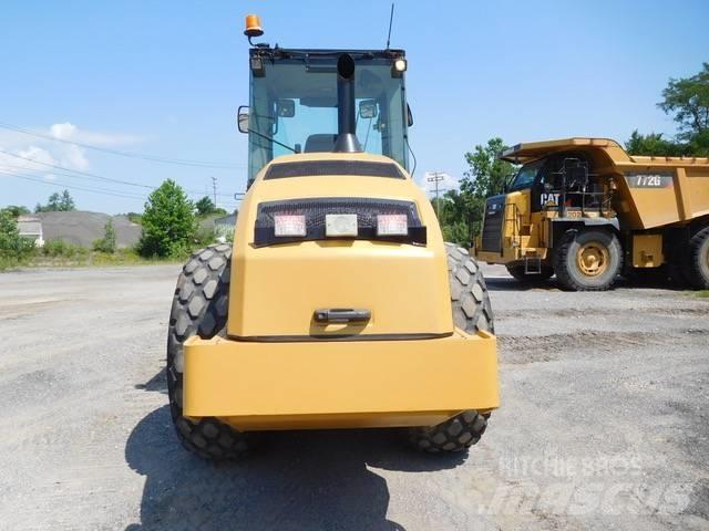 CAT CS 74 Single drum rollers