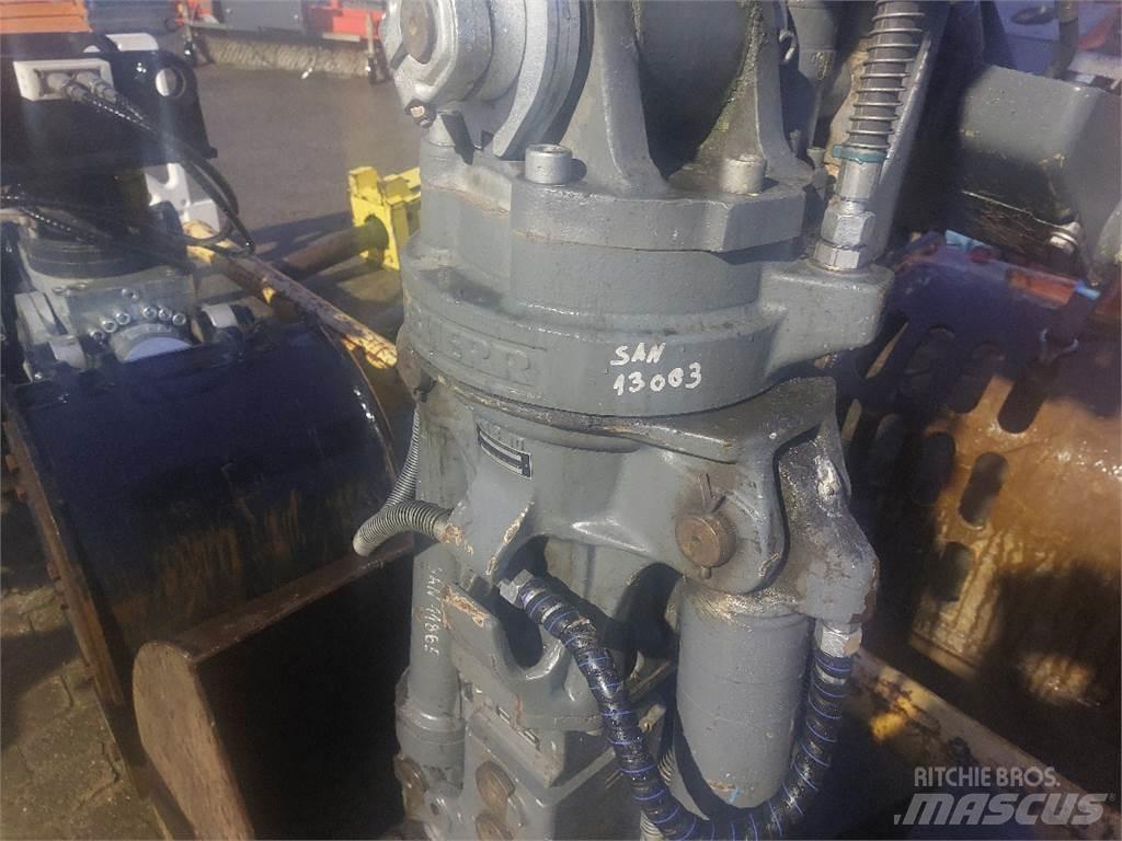 Liebherr GM 8 Concrete accessories