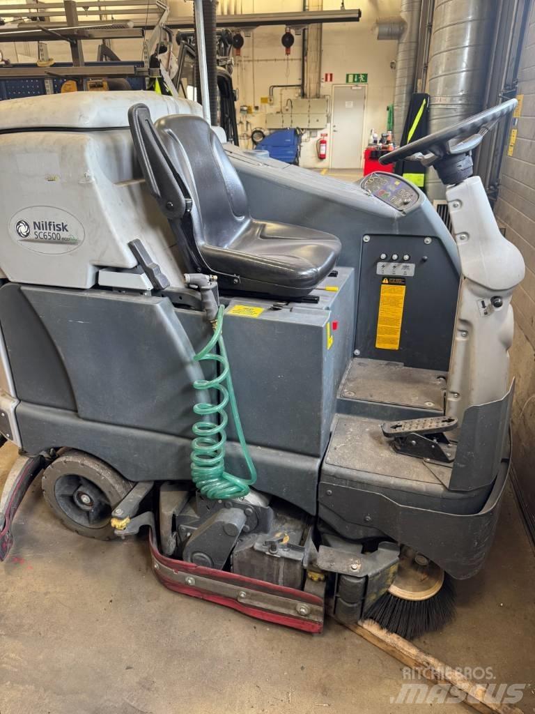 Nilfisk SC6500 Indoor sweepers