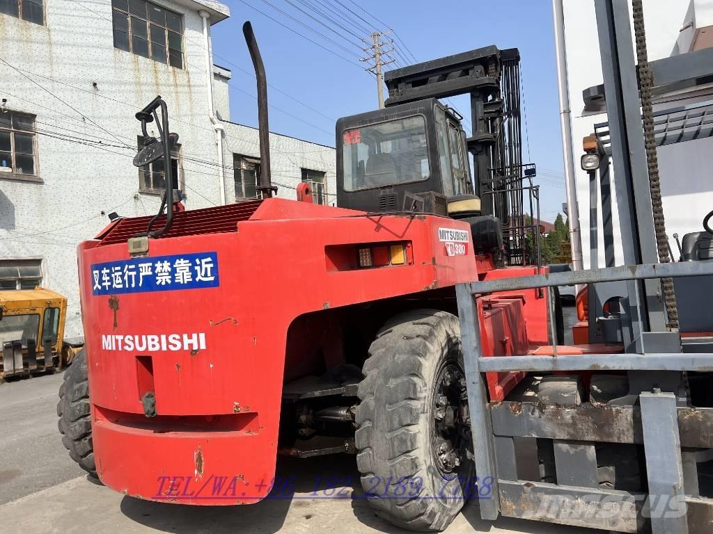 Mitsubishi FD300 Telescopic handlers