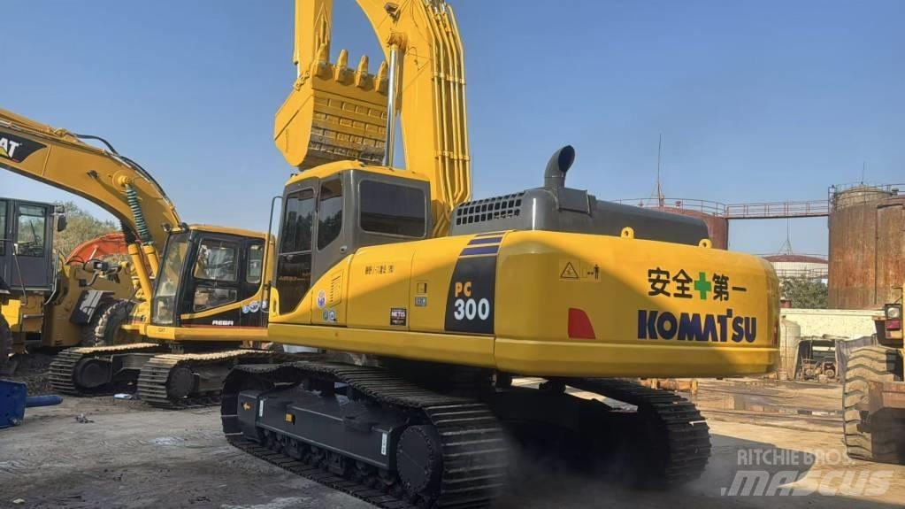 Komatsu PC 300 Crawler excavators