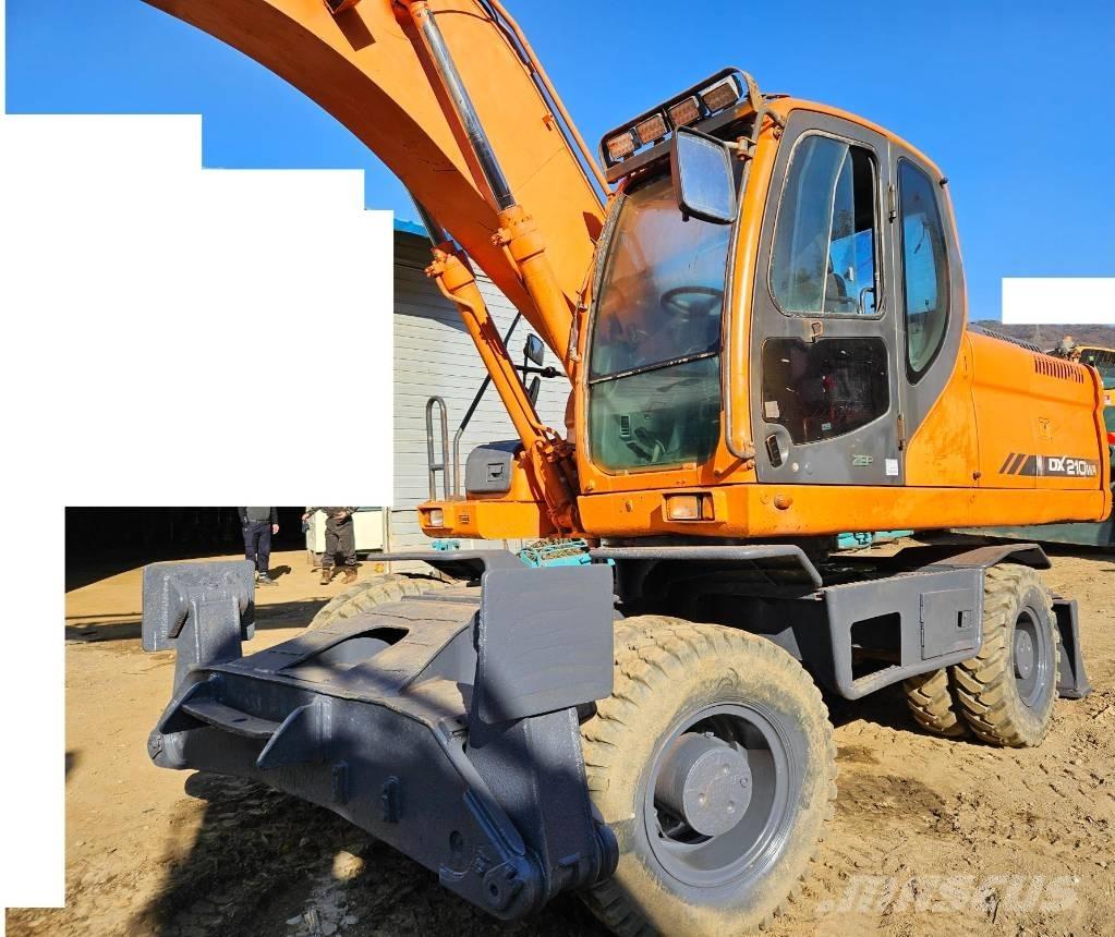 Doosan DX 210 W Wheeled excavators