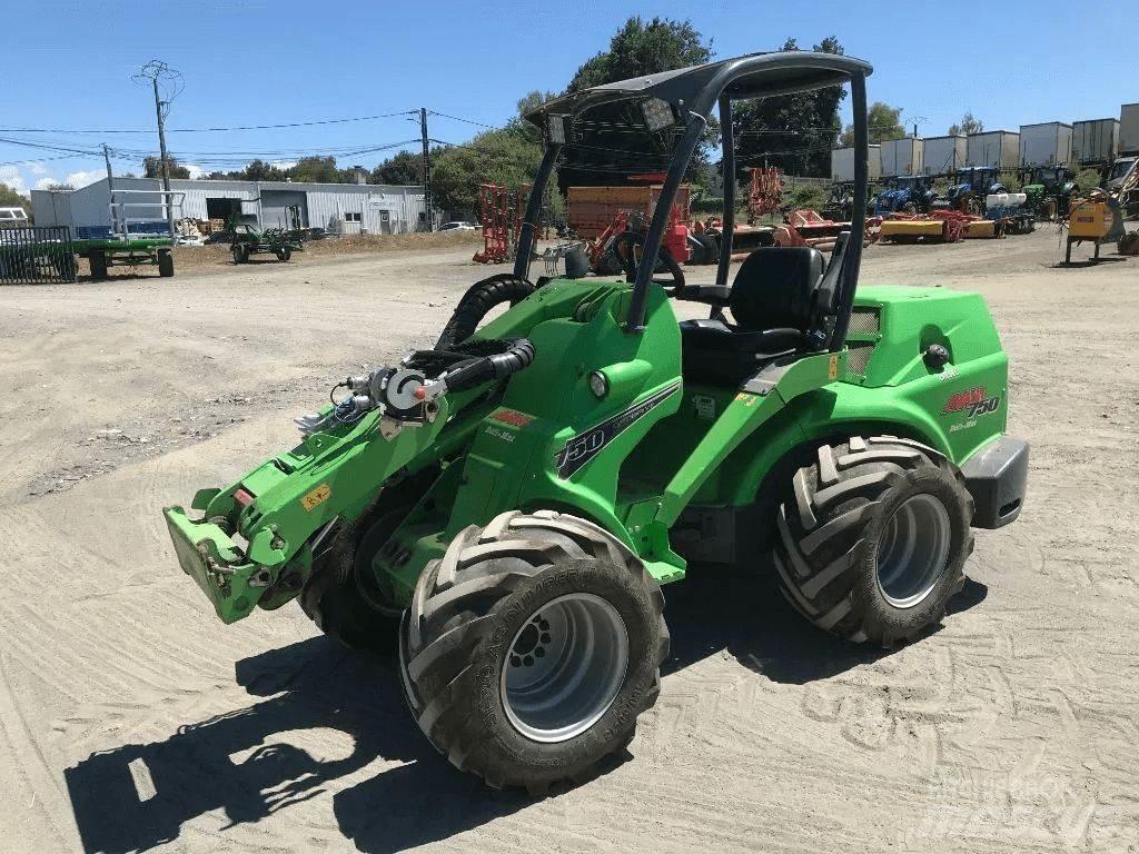 Avant 750 Mini loaders