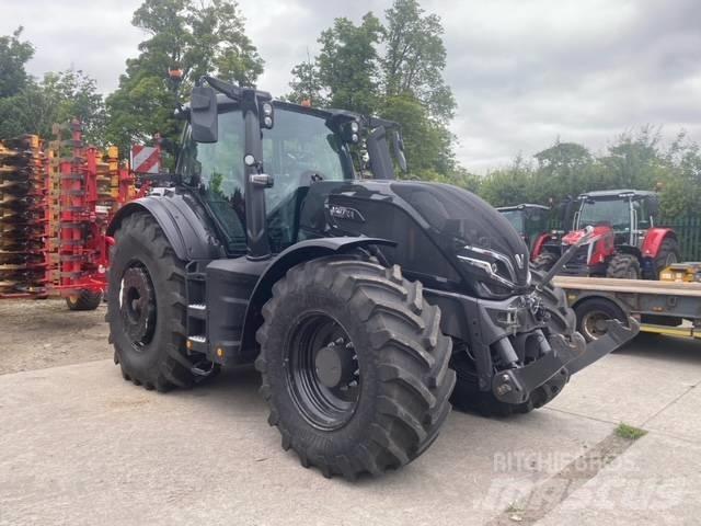 Valtra Q 305 Tractors