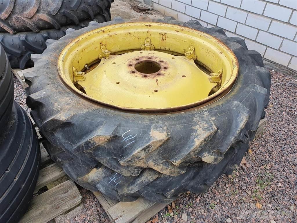 Galaxy 9.5-36 x2 Tyres, wheels and rims