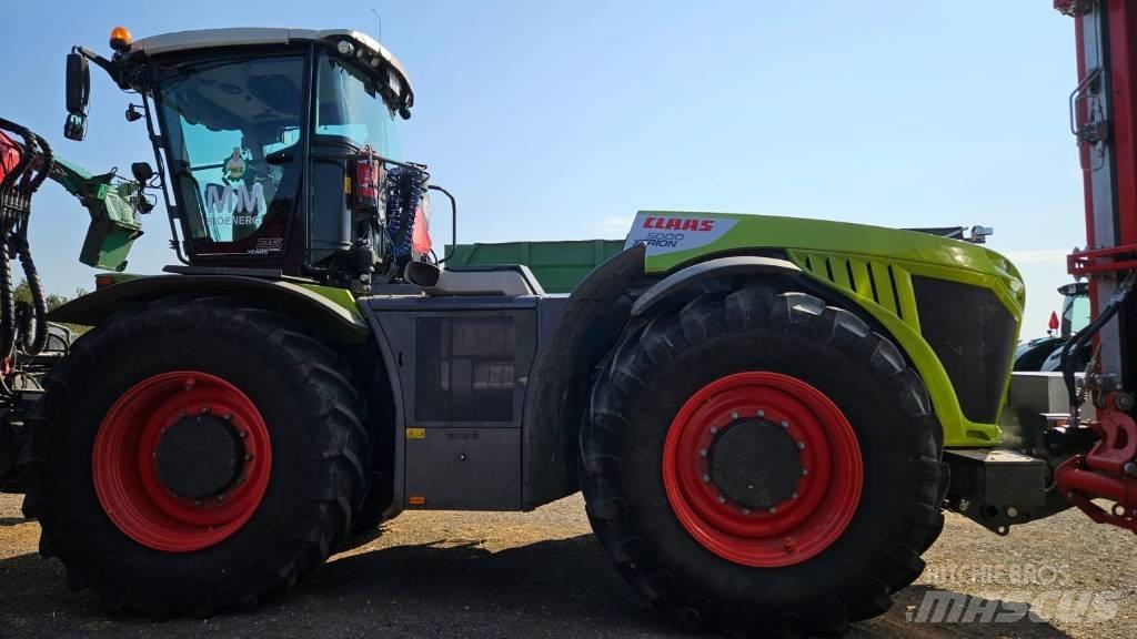 CLAAS Xerion 5000 VC Tractors