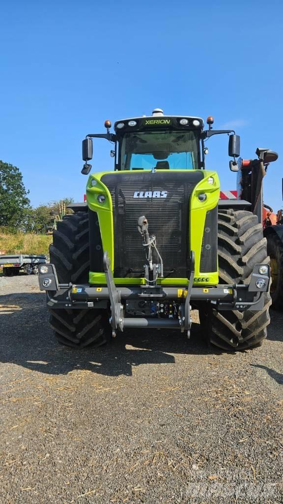 CLAAS Xerion 5000 VC Tractors