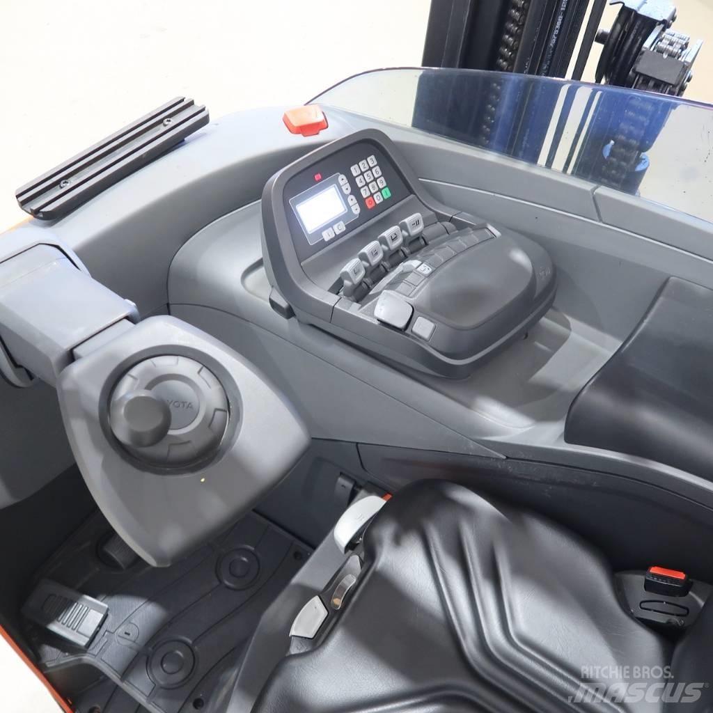 Toyota RRE140H Reach truck